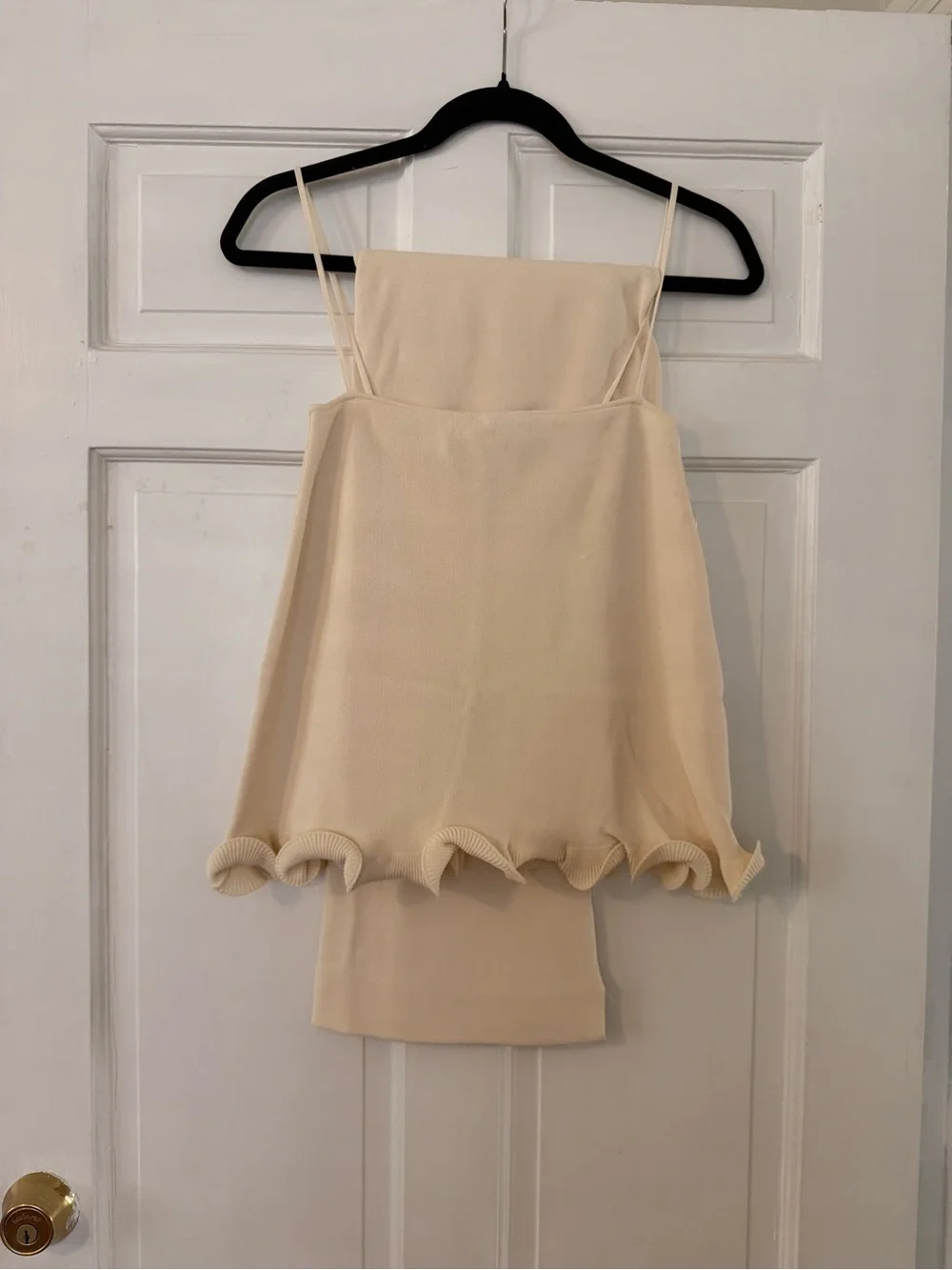 SAME Los Angeles Cream Set with Ruffle Hem - Picture 6 of 6